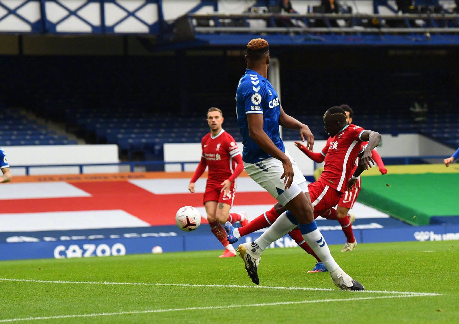 梅西短暂地 梅西短暂地